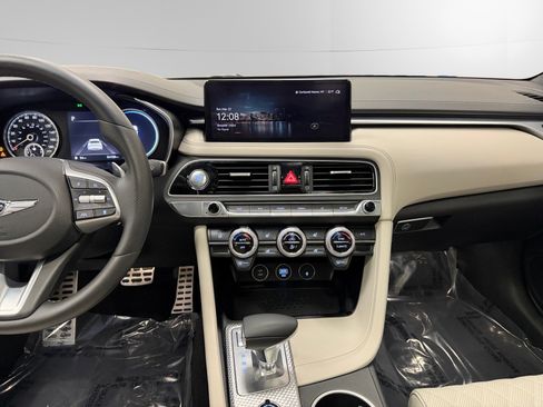 Used 2023 Genesis G70 3.3T w/ Sport Prestige Package image 11