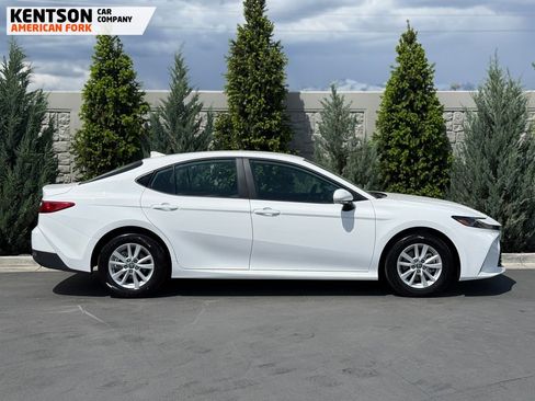 Used 2026 Toyota Camry LE FWD image 9