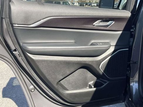 Used 2022 Jeep Grand Cherokee L Laredo w/ Luxury Tech Group I image 18