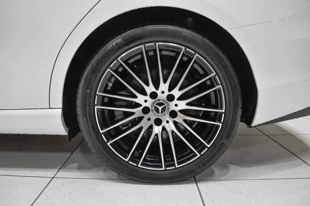 Used 2026 Mercedes-Benz C 300 4MATIC Sedan w/ Exclusive Trim Package image 11