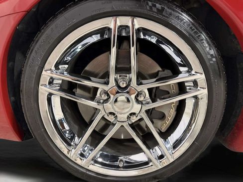 Used 2005 Chevrolet Corvette Coupe w/ Preferred Equipment Group RWD image 21