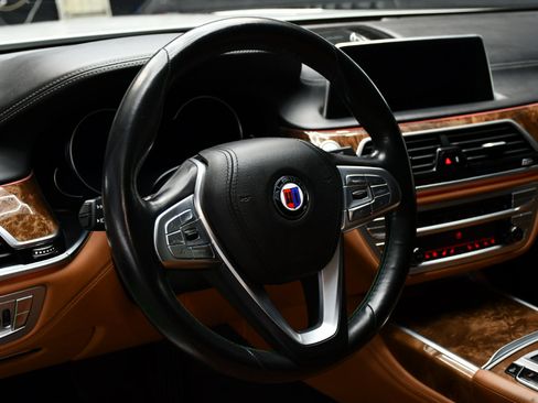 Used 2018 BMW ALPINA B7 xDrive image 24