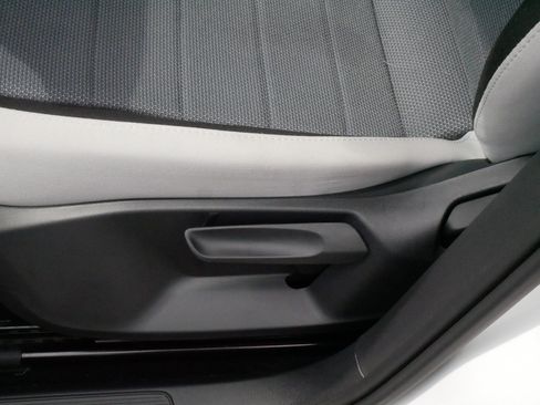 Certified 2025 Volkswagen Taos S FWD image 21