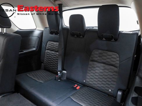 Used 2024 Nissan Pathfinder S image 45