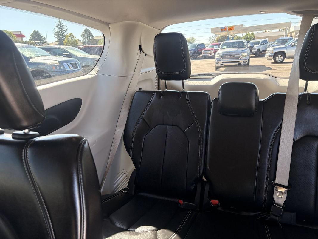 Used 2024 Chrysler Pacifica Touring-L FWD image 20