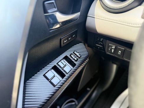 Used 2015 Toyota RAV4 Limited image 26