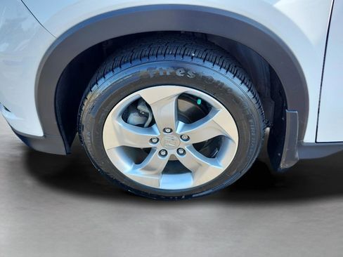 Used 2017 Honda HR-V LX image 35