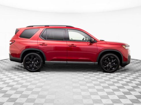 Certified 2026 Honda Pilot Black Edition image 8