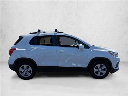 Used 2020 Chevrolet Trax LT FWD image 4