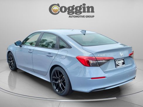 Used 2023 Honda Civic Sport image 3