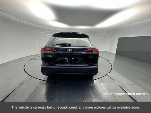 Used 2023 Toyota Corolla Cross XLE image 4