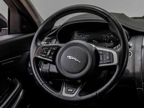 Used 2020 Jaguar E-PACE SE AWD/4WD image 19