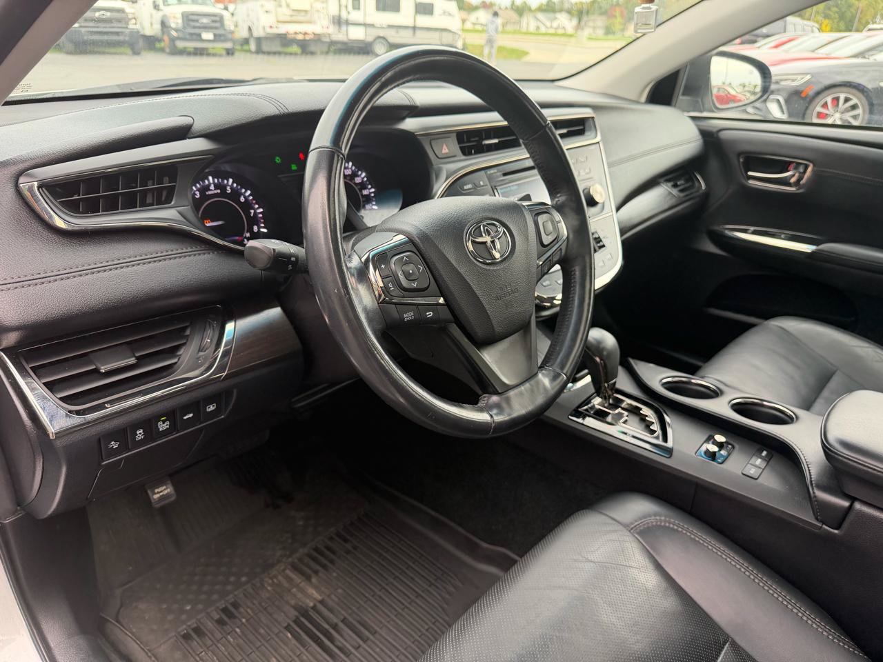 Used 2018 Toyota Avalon Limited w/ All Weather Liner Package FWD image 21