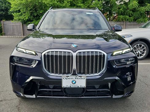 Certified 2024 BMW X7 xDrive40i w/ M Sport Package AWD/4WD image 2