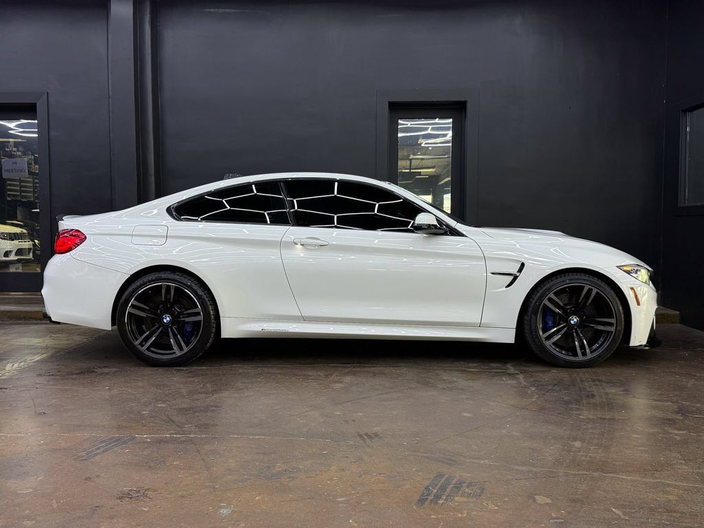 Used 2018 BMW M4 Coupe RWD image 10