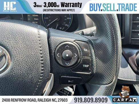 Used 2018 Toyota RAV4 LE w/ All Weather Liner Package AWD/4WD image 28