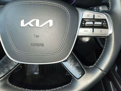 Used 2024 Kia Telluride S image 25