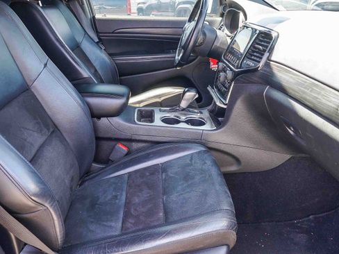 Used 2020 Jeep Grand Cherokee Altitude AWD/4WD image 19