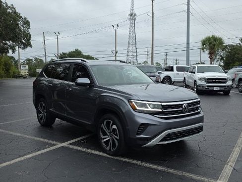 Used 2022 Volkswagen Atlas SEL image 2