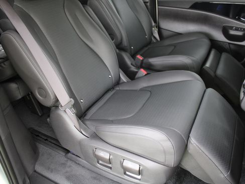 New 2026 Kia Carnival SX Prestige FWD image 7