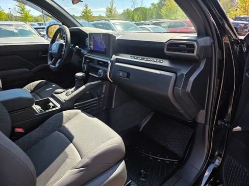 Used 2024 Toyota Tacoma SR w/ SR Upgrade Package AWD/4WD image 10
