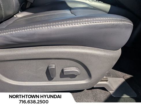 Used 2019 Nissan Pathfinder SL AWD/4WD image 40