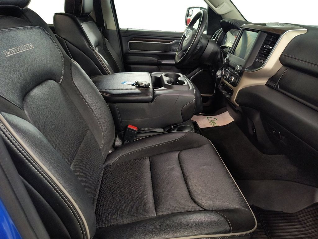 Used 2022 RAM 1500 Laramie AWD/4WD image 17