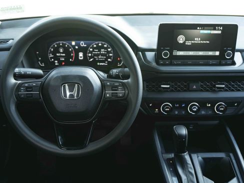 Used 2023 Honda Accord EX image 19