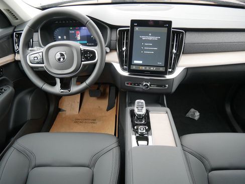 New 2026 Volvo XC90 B6 Plus w/ Protection Package Premier AWD/4WD image 7