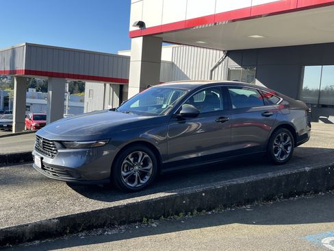 Used 2024 Honda Accord EX image 3