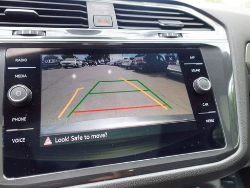Used 2023 Volkswagen Tiguan SE FWD image 18