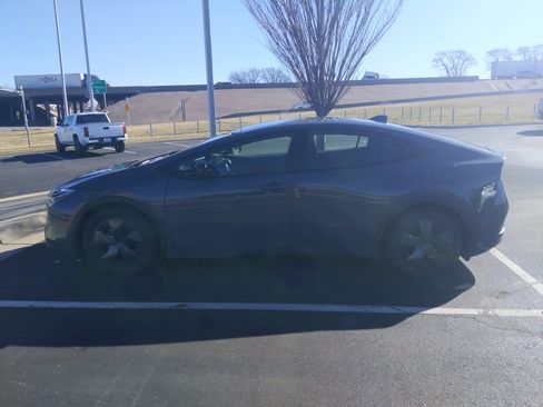 Used 2024 Toyota Prius LE image 7