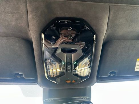 Certified 2025 BMW 760i xDrive w/ Luxury Rear Seating Package image 16