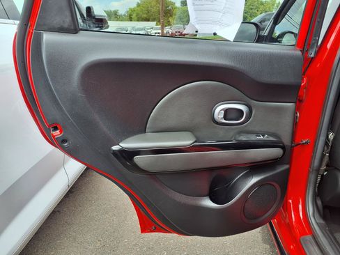 Used 2019 Kia Soul + FWD image 25