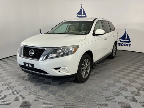 Used 2014 Nissan Pathfinder S image 3