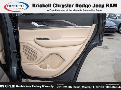 New 2025 Jeep Grand Cherokee Limited w/ Luxury Tech Group II image 14