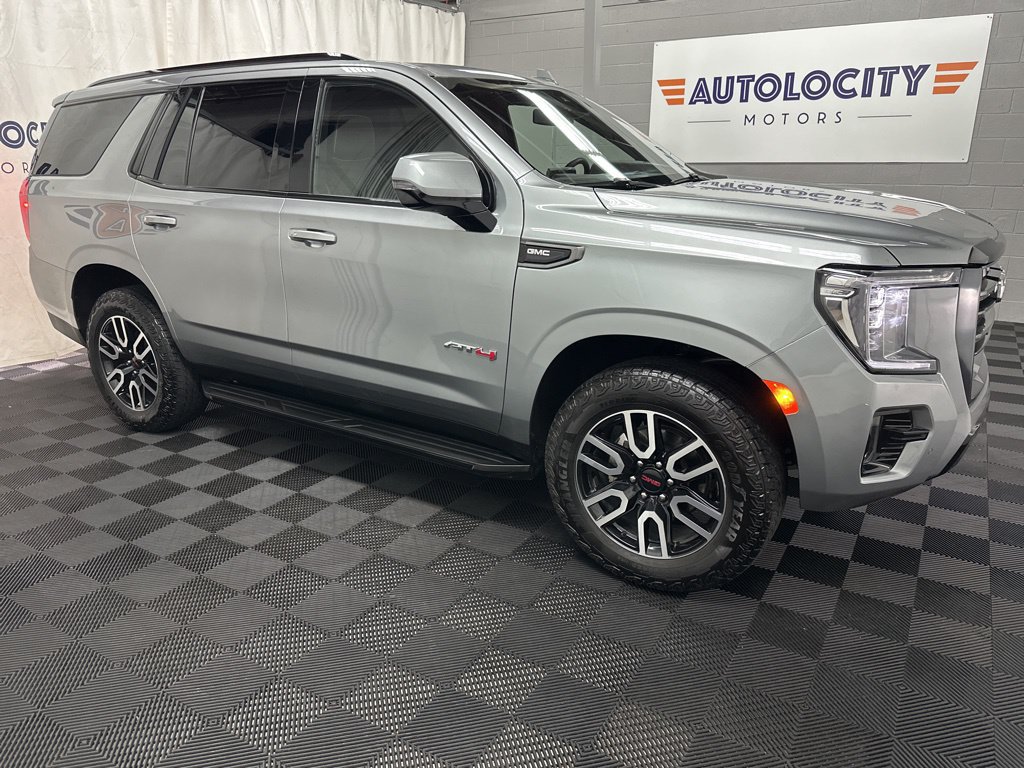 Used 2024 GMC Yukon AT4 w/ Technology Package AWD/4WD image 2