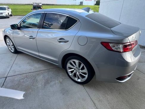 Used 2017 Acura ILX FWD image 3
