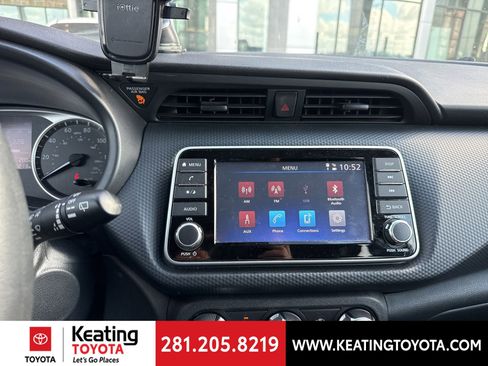 Used 2021 Nissan Kicks S image 18