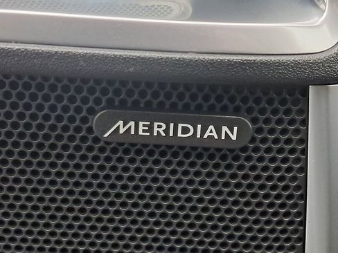 Used 2020 Jaguar E-PACE SE image 16