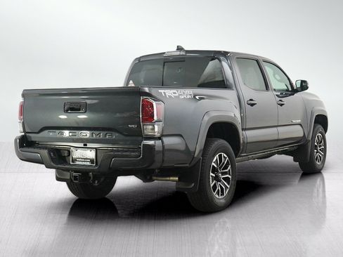 Used 2022 Toyota Tacoma TRD Sport AWD/4WD image 5
