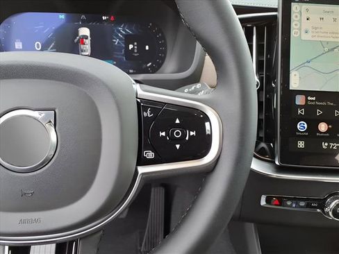 New 2026 Volvo XC90 B6 Plus w/ Protection Package Premier image 17