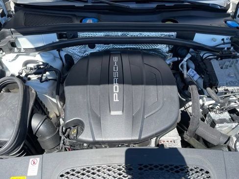 Used 2021 Porsche Macan AWD/4WD image 33