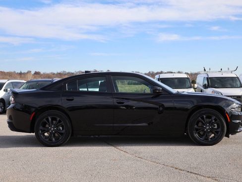 Used 2022 Dodge Charger SXT w/ Blacktop Package image 7