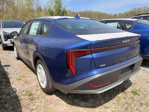 New 2026 Kia K4 FWD image 8