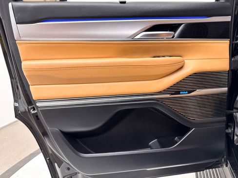 Used 2022 Jeep Grand Wagoneer Series III w/ Flexible Seating Group image 36