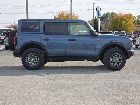New 2025 Ford Bronco Badlands image 8