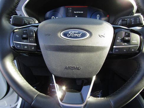 Used 2024 Ford Escape Platinum AWD/4WD image 15