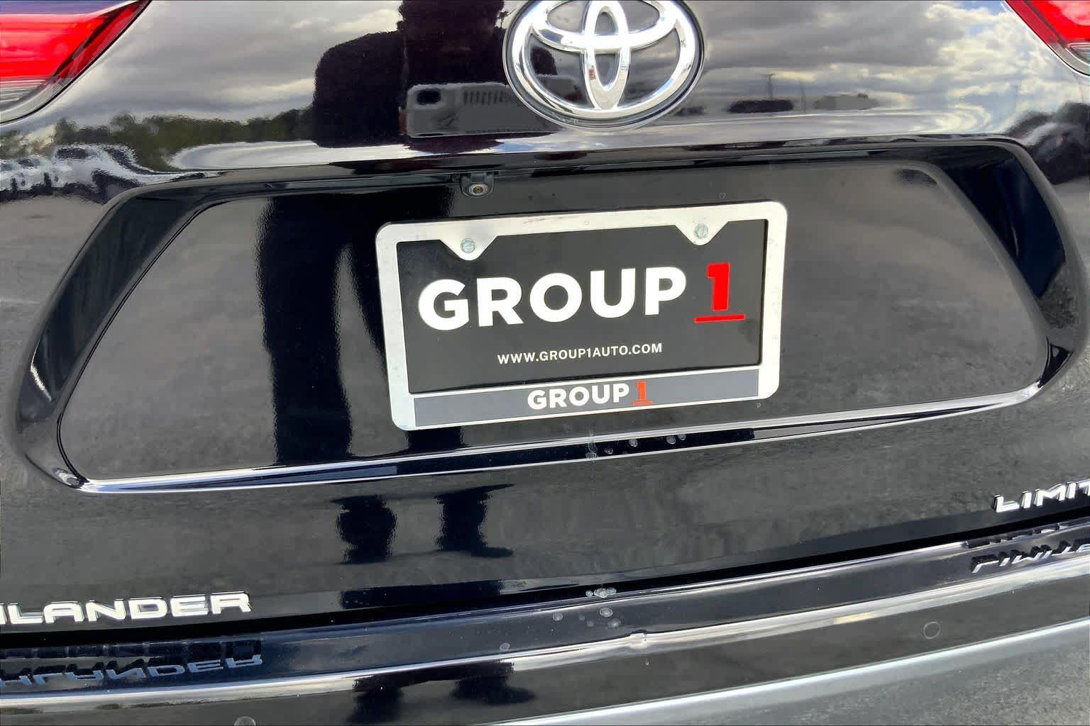 Used 2020 Toyota Highlander Limited FWD image 10
