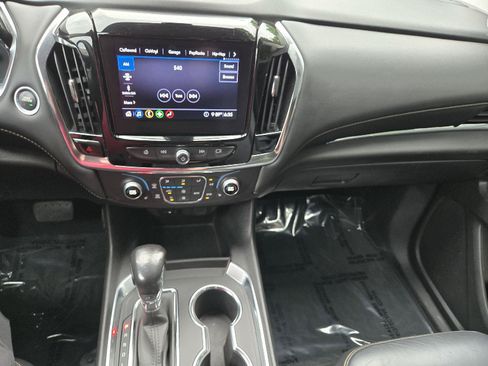 Used 2021 Chevrolet Traverse LT AWD/4WD image 6